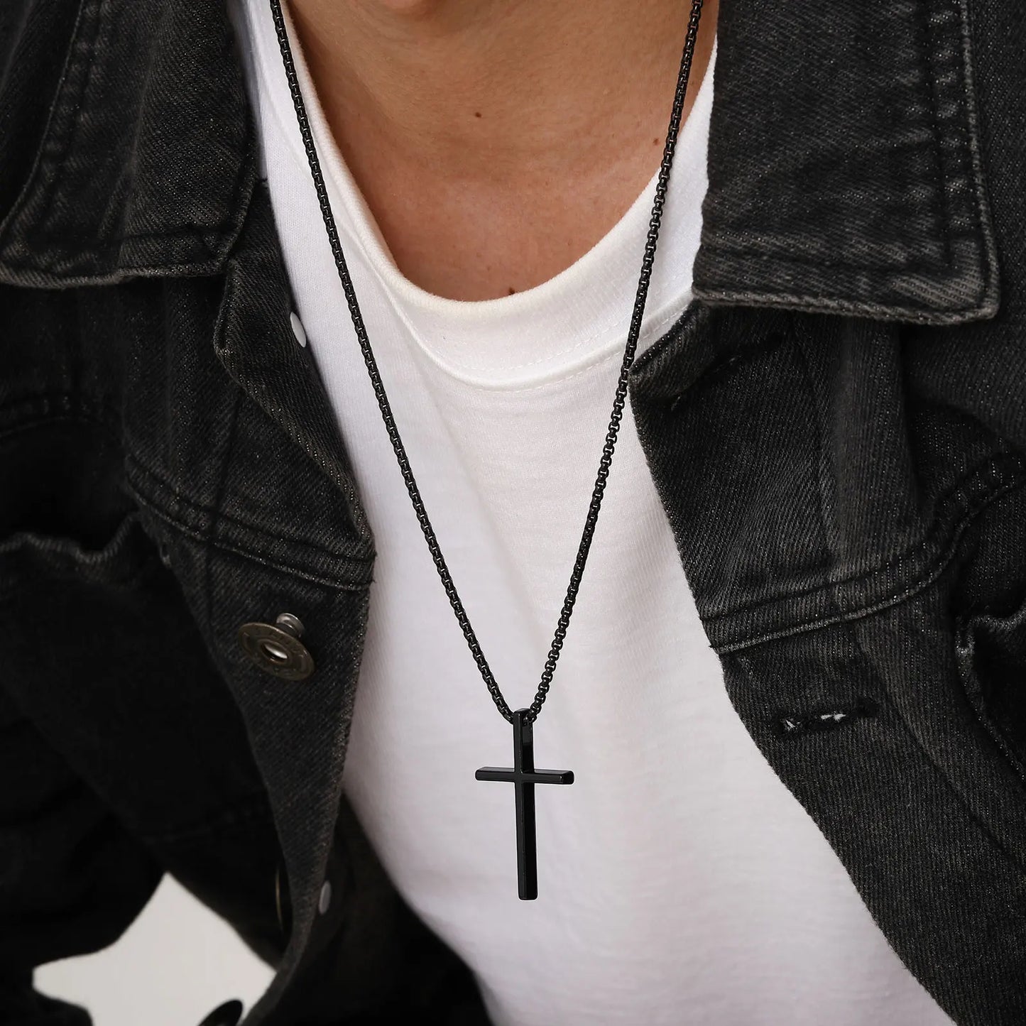 Collar de Cruz de Acero Inoxidable - Unisex Elegante | Joyería Religiosa